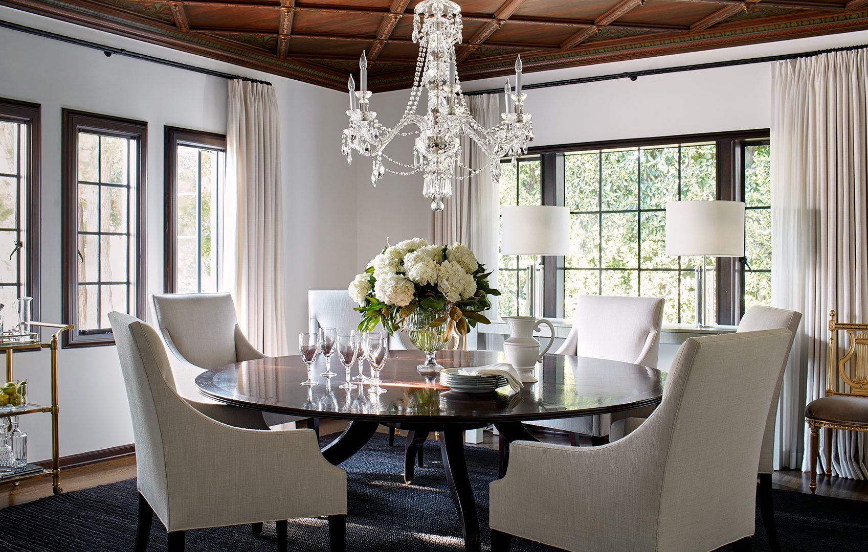Luxe Interiors + Design feature, interior by Stephen Pappas Interiors