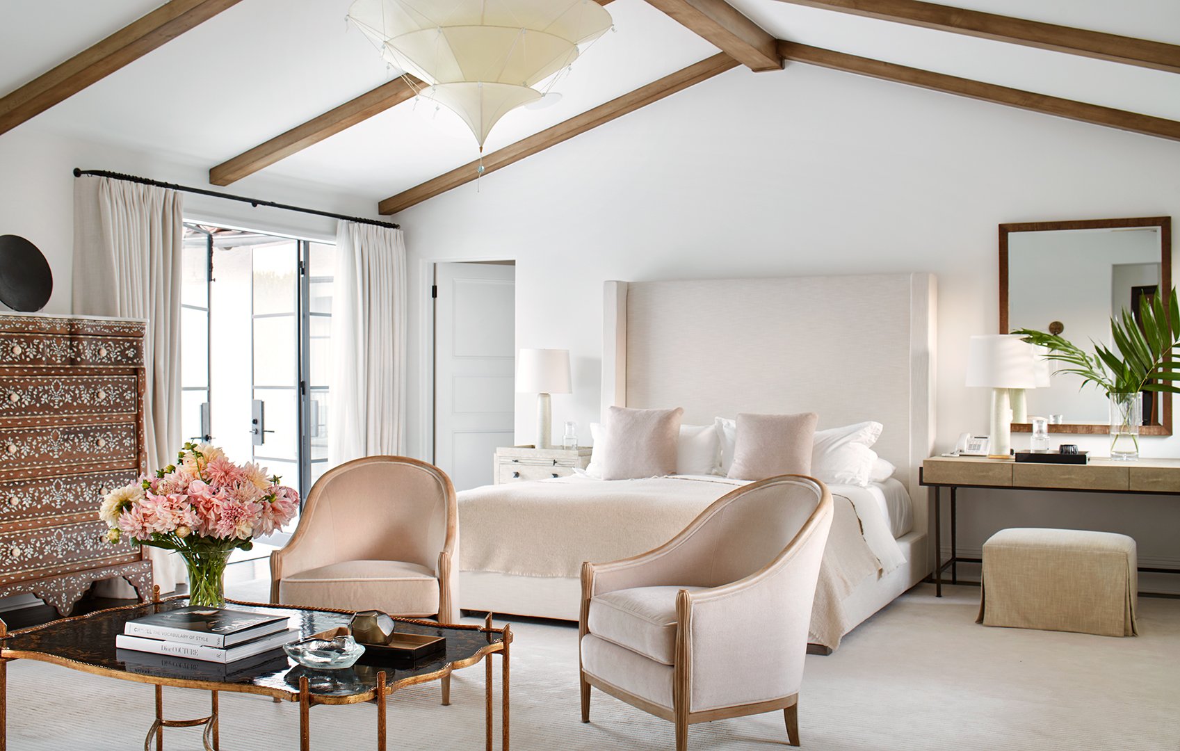 Luxe Interiors + Design feature, interior by Stephen Pappas Interiors